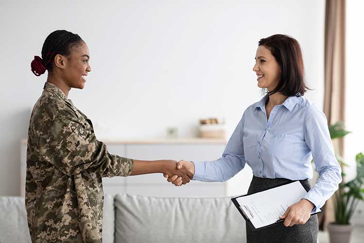 female-veteran-counseling-2
